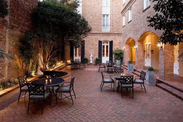 Holiday Inn French Quarter-Chateau Lemoyne by IHG