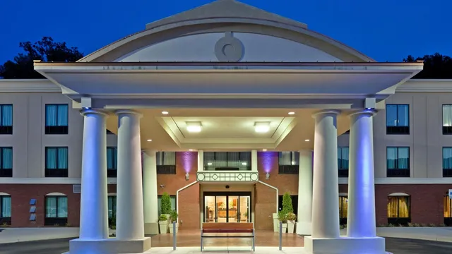 Holiday Inn Express & Suites Harriman by IHG