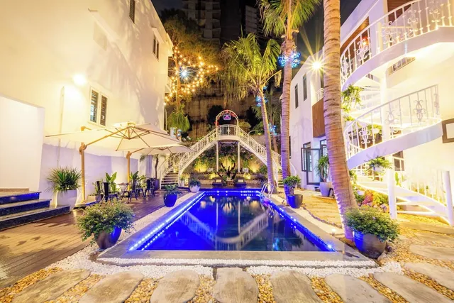 Villa hạnh phúc bãi cháy