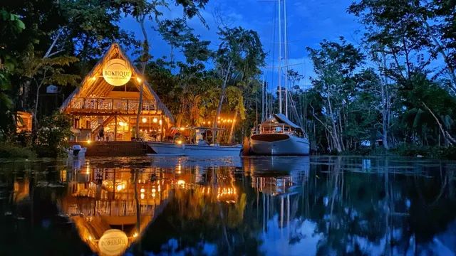 Boatique Hotel and Marina, Rio Dulce Guatemala
