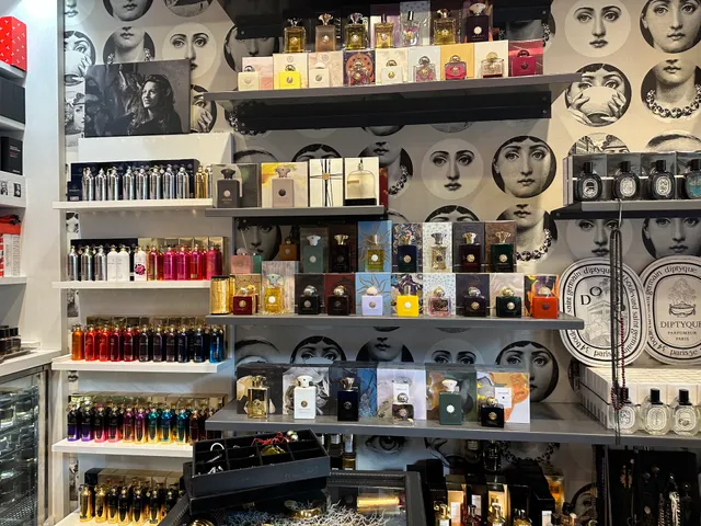 PROFUMERIA ESSENZE TRIESTE