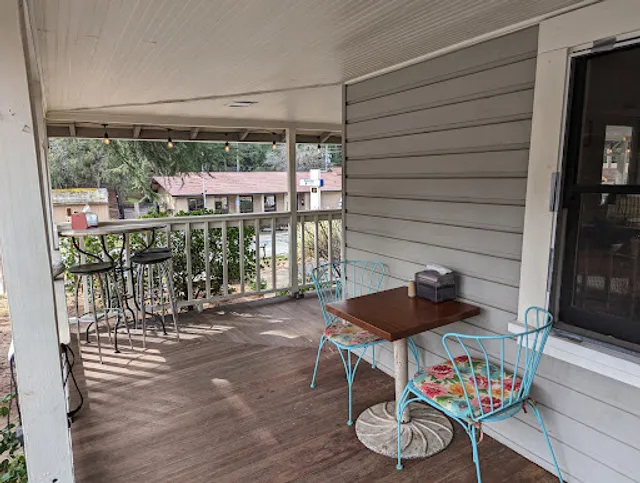 Roadside Coffeehouse