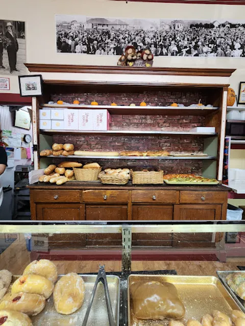 Half Moon Bay Bakery