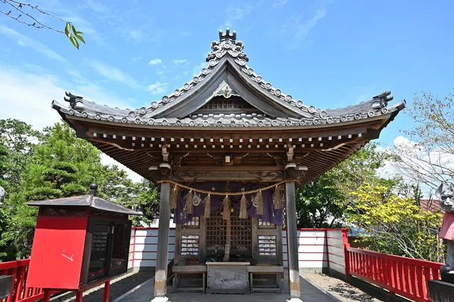 Nisekiinari Shrine