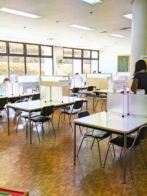 光明池運転免許試験場食堂