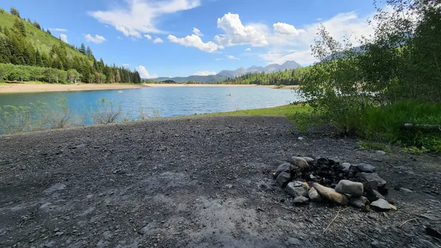 Silver Lake Flat Reservoir Parking Lot