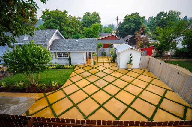 Laundry & Quarters, LLC