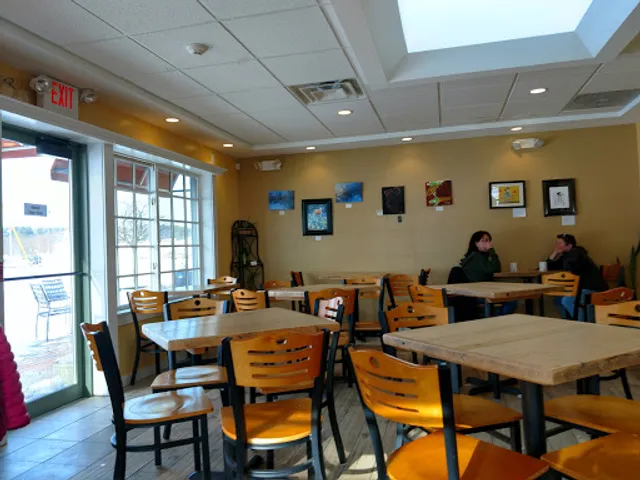 Earth's Harvest Kitchen & Juicery