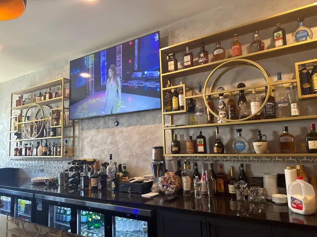 Whiskey Bar & Liquor
