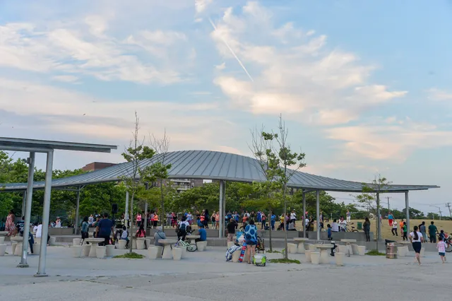 Beach 17th Street Playground