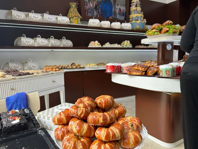 Egoist şirniyyat evi