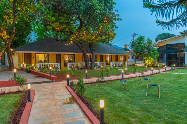 The Hosteller Lonavala, City Centre