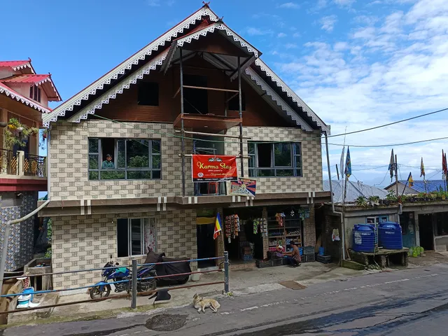 KARMA STAY LAMAHATTA (DARJEELING)