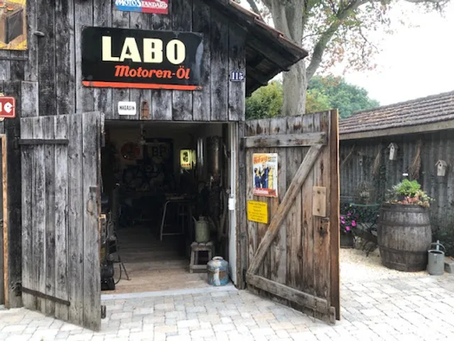 Werkstrasse 1 Vintage Cafe