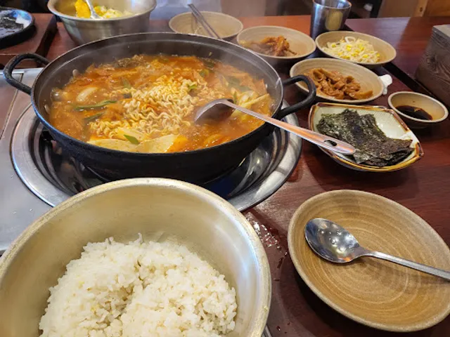 열평집밥 김치찌개 상무점