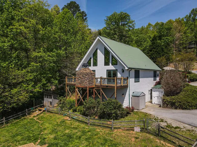 Paradise Hills, Winery Resort & Spa