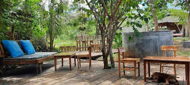 SEE-KEE-HOR Cafe and Hostel