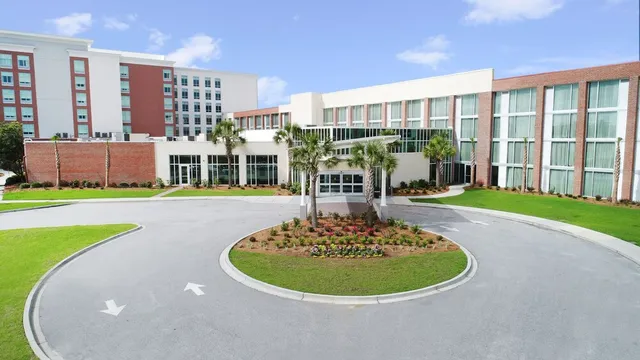 DoubleTree by Hilton Hotel & Suites Charleston Airport