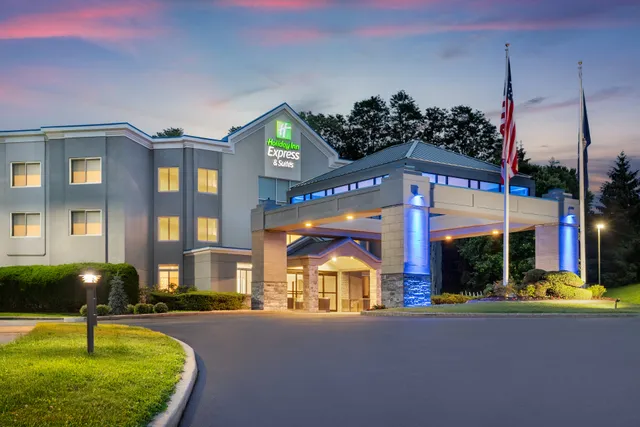 Holiday Inn Express & Suites Hawthorne Elmsford North by IHG