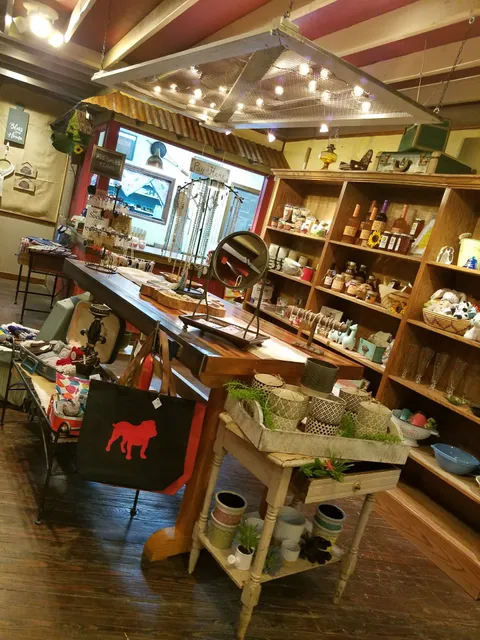 Taylor & Main Antiques, Gifts & More