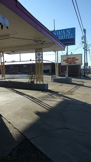 Swan Motel