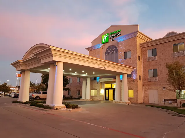 Holiday Inn Express & Suites Amarillo by IHG