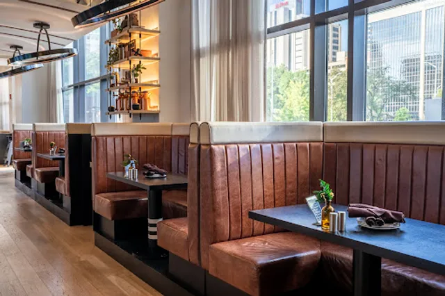 Ten Hands Social Bar & Eatery