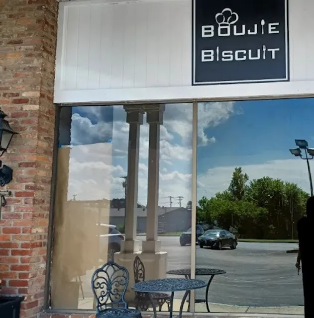 Jolie Carre - World Cafe (fka Boujie Biscuit)