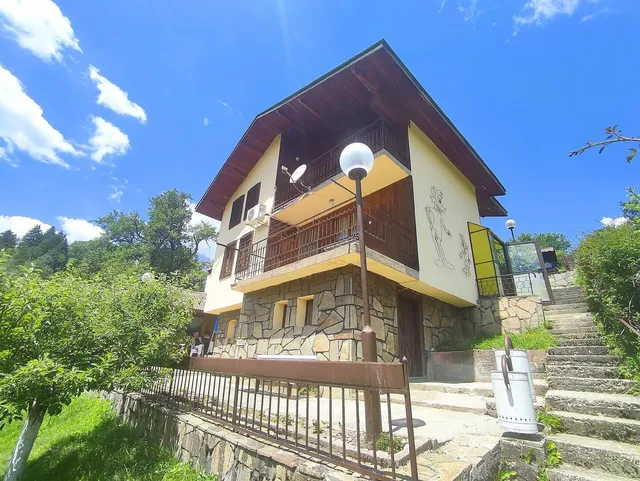Villa "Beevski"