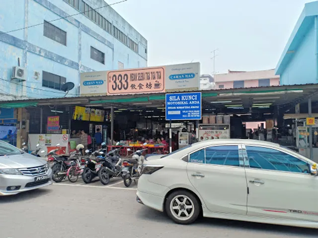 Medan Selera Tiga Tiga Tiga