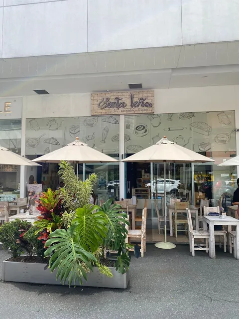 Santa Leña Mall Del Este