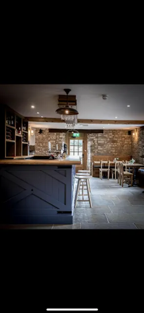 Cross House, Doynton