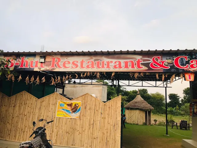 B-huts restaurants and cafe