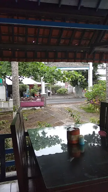 Rumah Makan Terapung Bu Umi