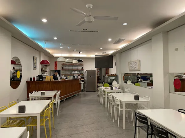 艾木雅舍披薩店