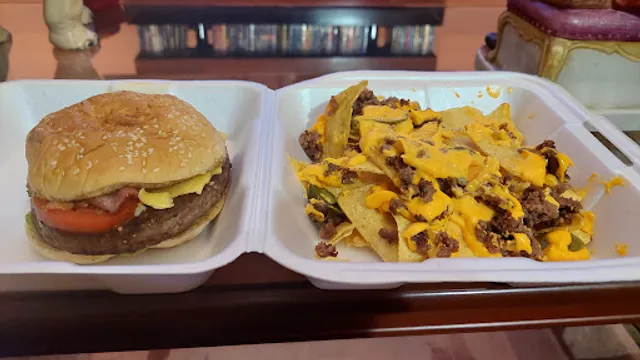 Kame House "Burgers & Snacks"