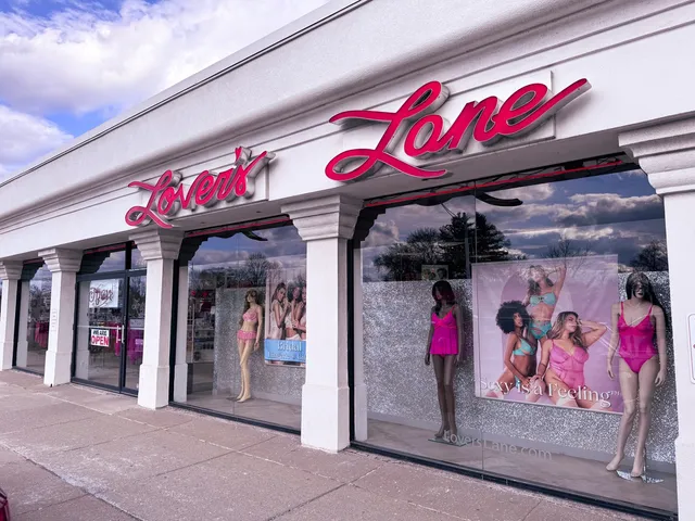 Lover's Lane - Royal Oak