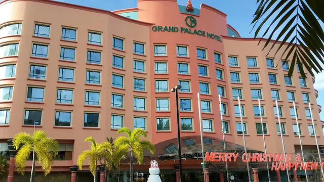 Grand Palace Hotel