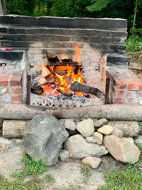 Yankee Trail Motel & Breakfast Restaurant