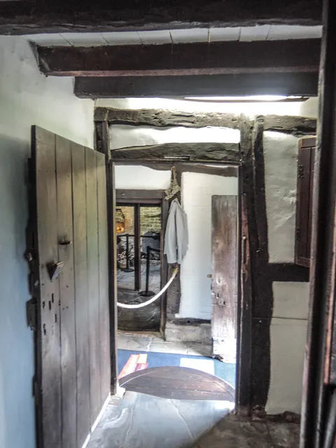 Anne Hathaway's Cottage Gift Shop