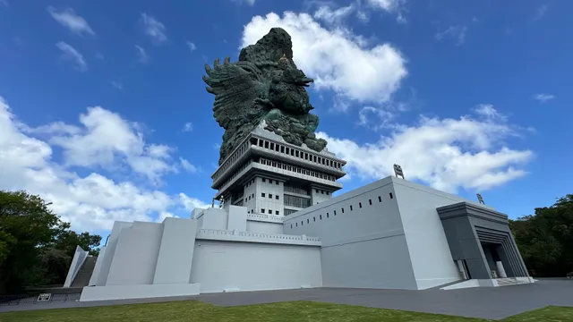 Patung Garuda Wisnu Kencana