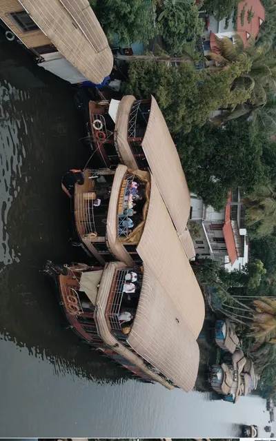 Gold river house boat
