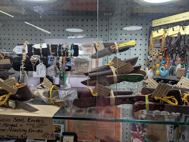 Isom Vendors Mall & Flea Market