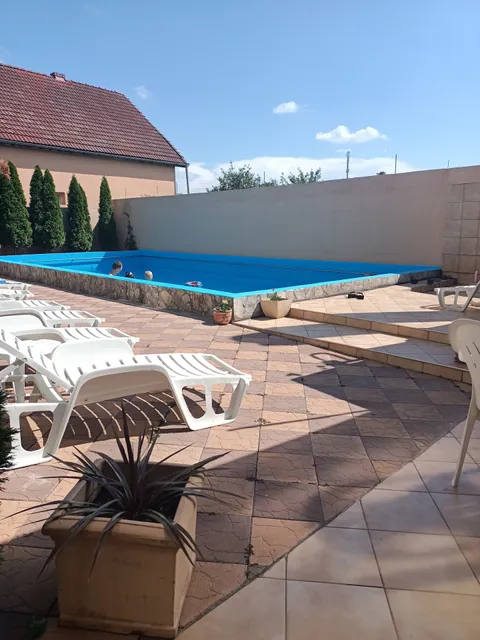 Pensiunea Lari Baile 1 Mai