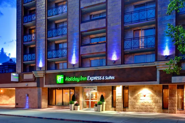 Holiday Inn Express & Suites Calgary by IHG