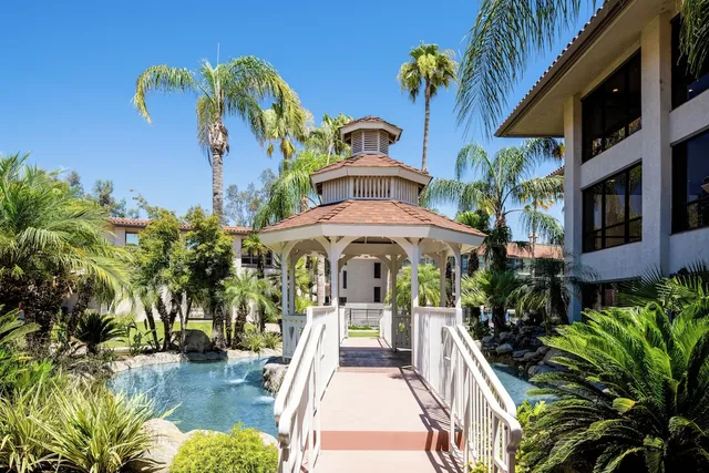 DoubleTree by Hilton Hotel Bakersfield