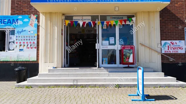 The Marina Cafe (and Curiosity Shop)