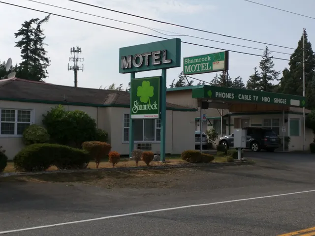 Shamrock Motel