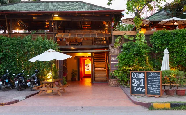 Rikitikitavi Hotel, Restaurant & Bar