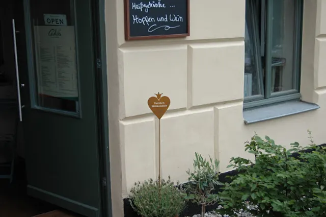 Cados Cafe & Creperie